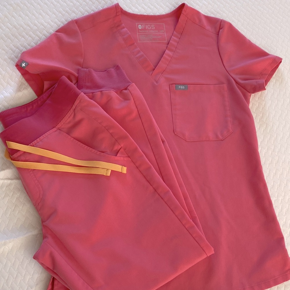 Figs NEON PINK 🌸 scrub set XXS/XSP